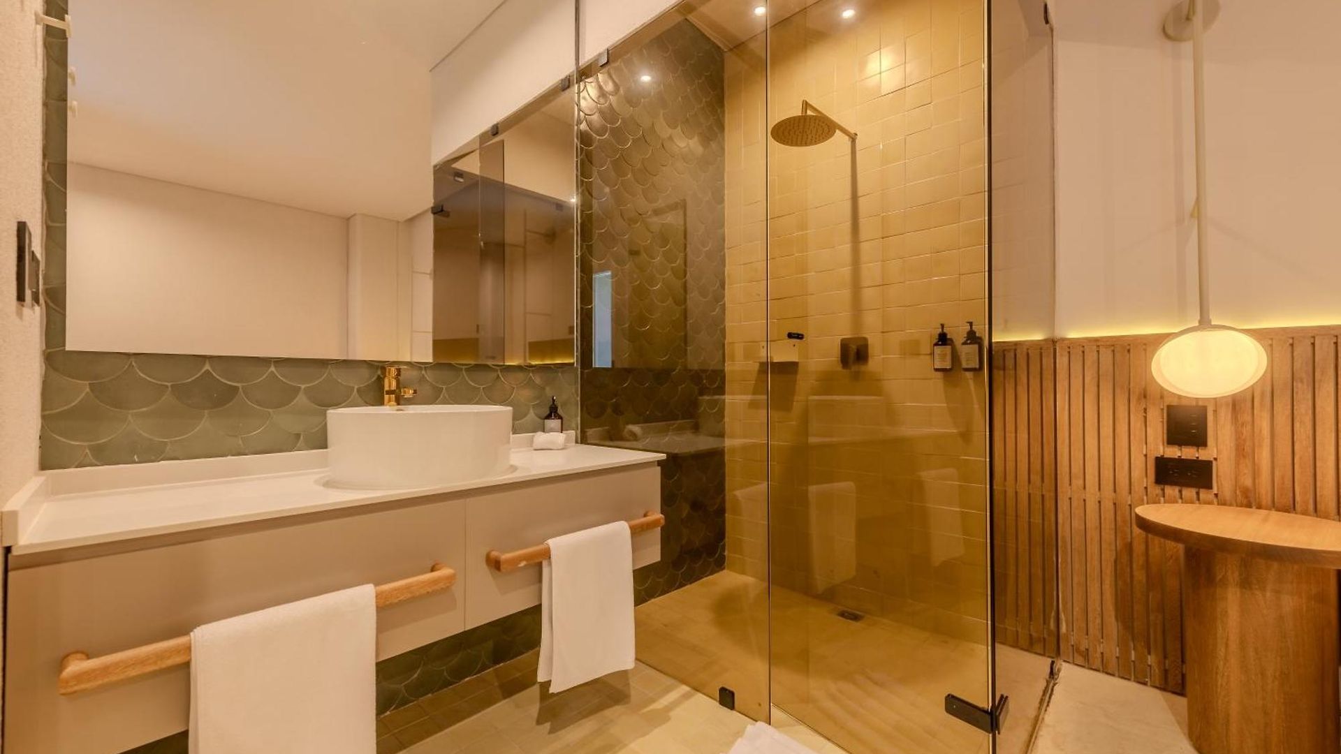 Amazing Luxury House Castalia 6br